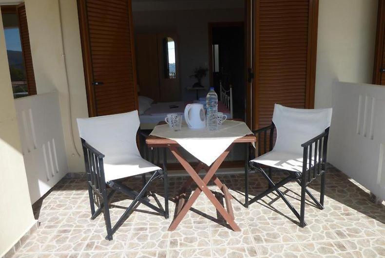 Anesis Apartments Agia Marina  Luaran gambar