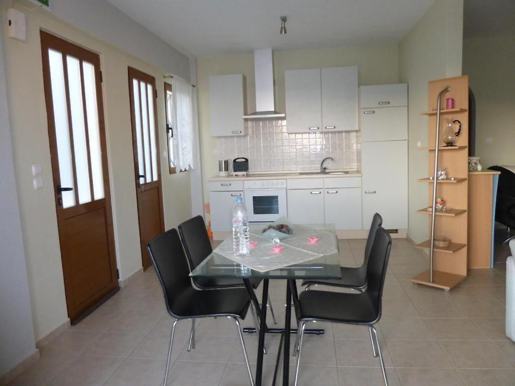 Anesis Apartments Agia Marina  Luaran gambar