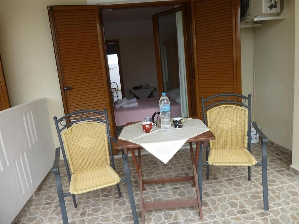 Anesis Apartments Agia Marina  Luaran gambar