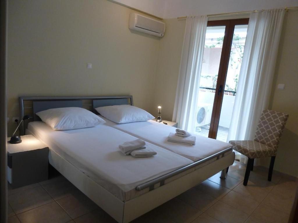 Anesis Apartments Agia Marina  Luaran gambar